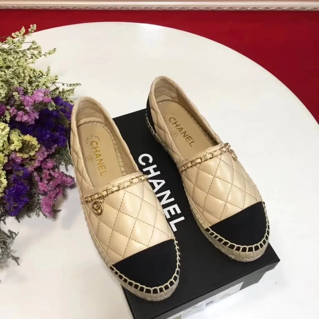 👟👟Ex-factory price 480👟👟 Size: 35-40🌹 🌈🌈[CHANEL Chanel] full range of fisherman shoes... The top version is welcome to compare with all the experts👟👟👟👟 (cloth, leather, lace, sequined) Wool mixed surface)💋💋The lining is made of original sheepskin (the hemp rope bottom and the rubber bottom are integrated) The 100-needle hemp rope is very thorough👍👍...High-quality customization🆚Purchasing agent source‼ ️ The popularity of fishermen’s shoes, I believe everyone who knows the goods knows that people on Earth/Mars are showing off their silk threads one after another💝💝 34-40 (41 and 42 can be customized and non-returnable) standard size 🎁Supporting packaging